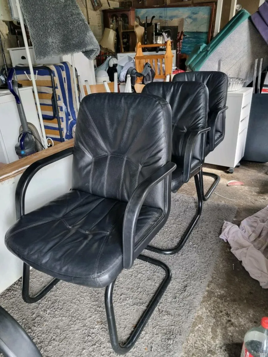 Leather chairs - Image 4