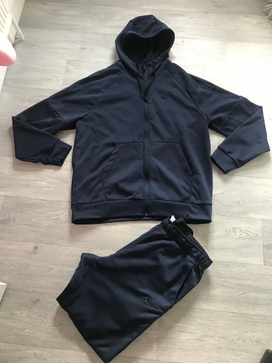 Mens Nike tracksuit - Image 1