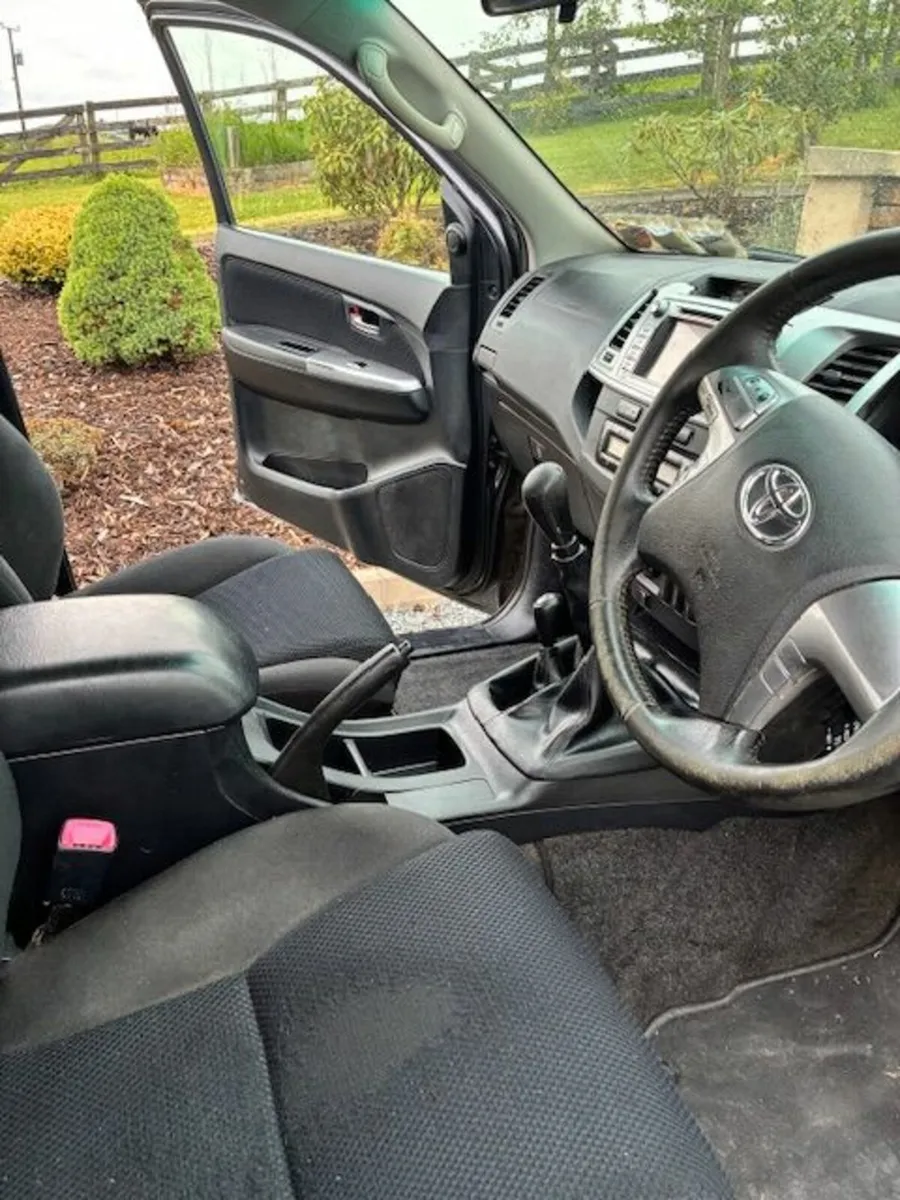 Toyota Hilux 2016 - Image 4