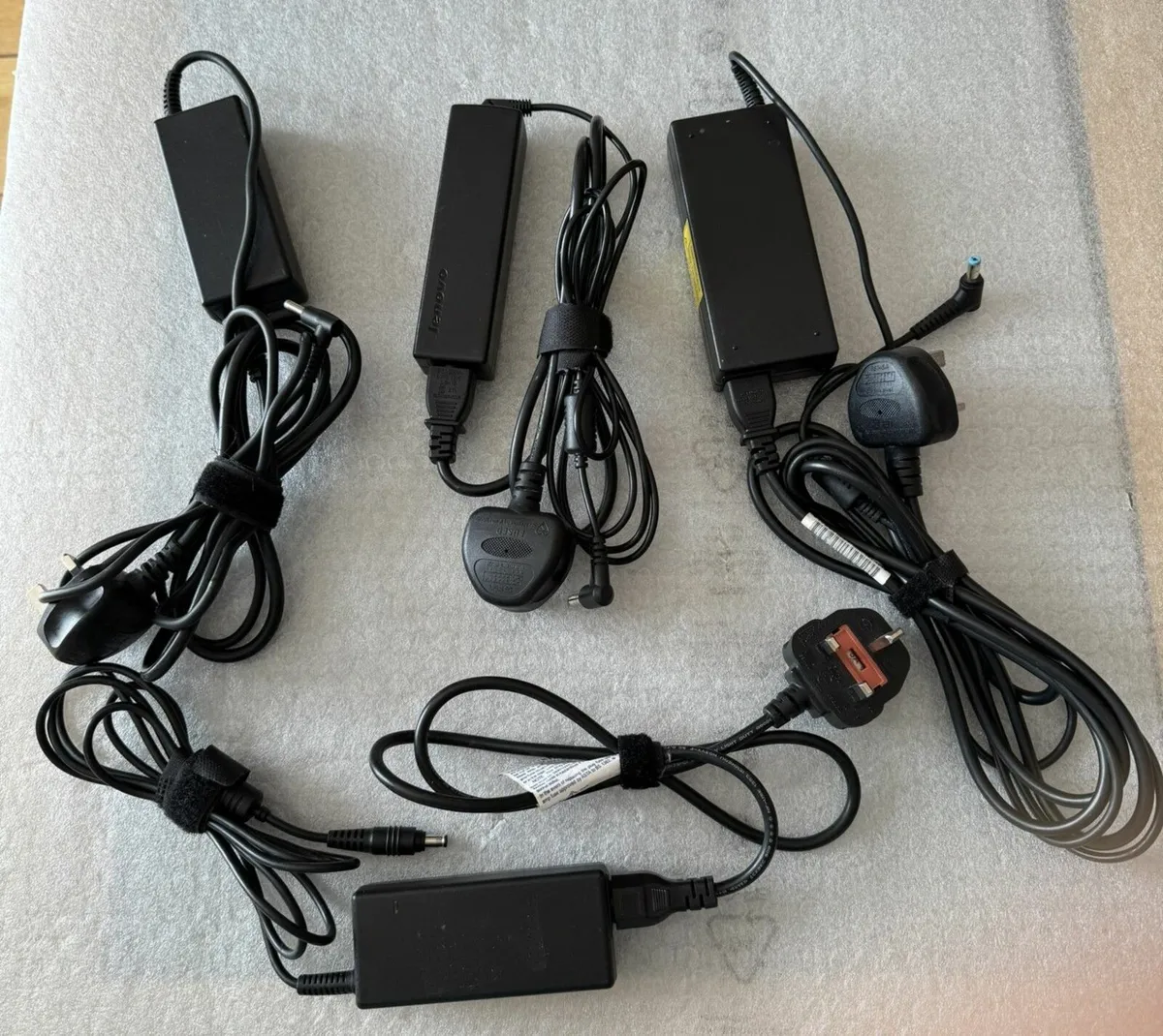 4 x laptops chargers / adapters - Image 1