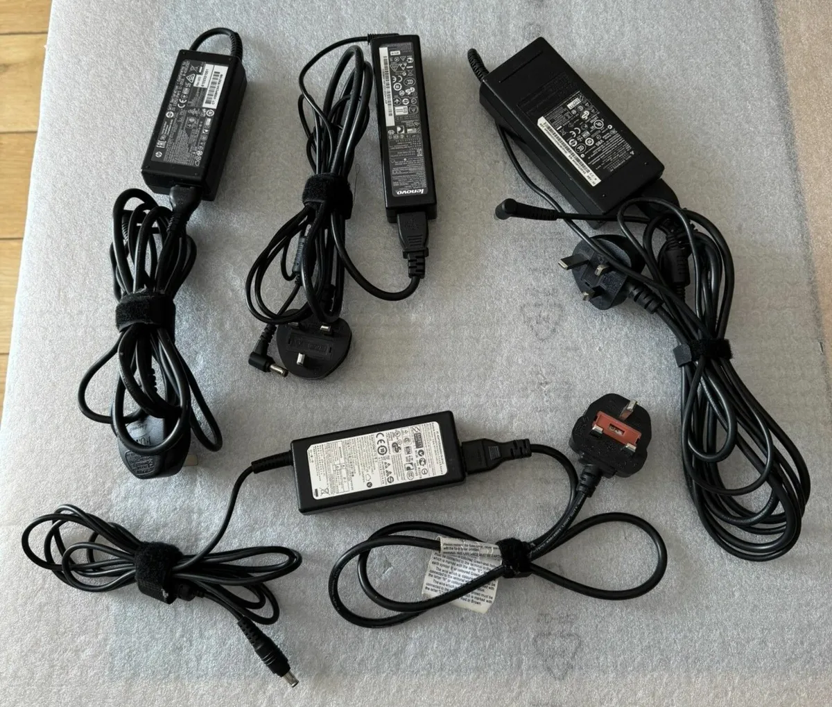 4 x laptops chargers / adapters - Image 2
