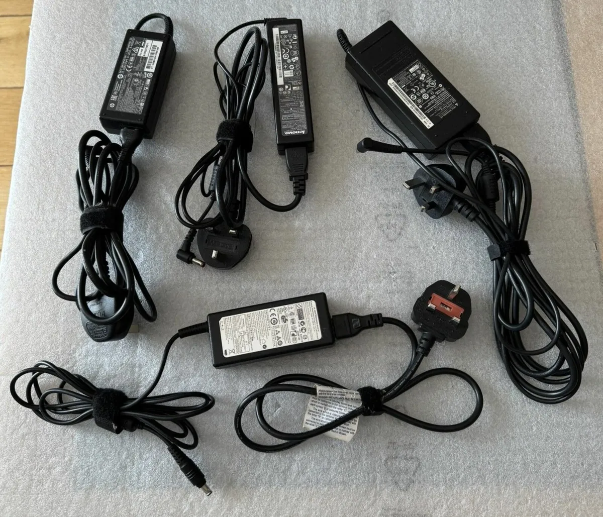 4 x laptops chargers / adapters - Image 4