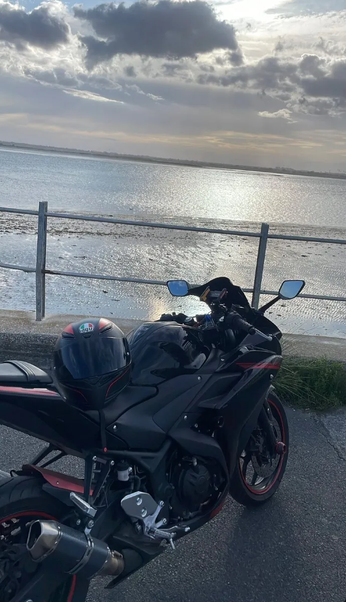 YAMAHA R3  2015 - Image 2