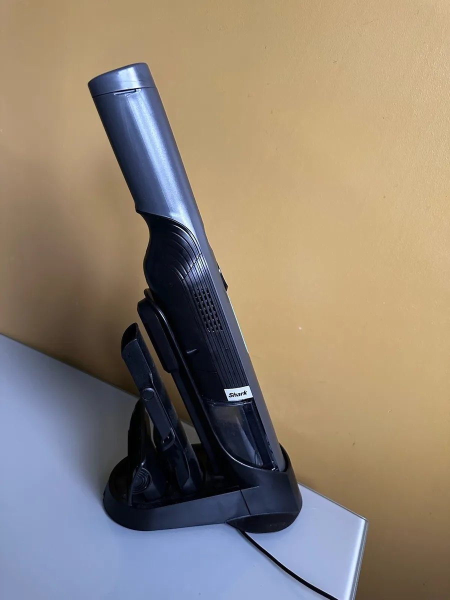 Shark Vaccum cleaner - Image 3