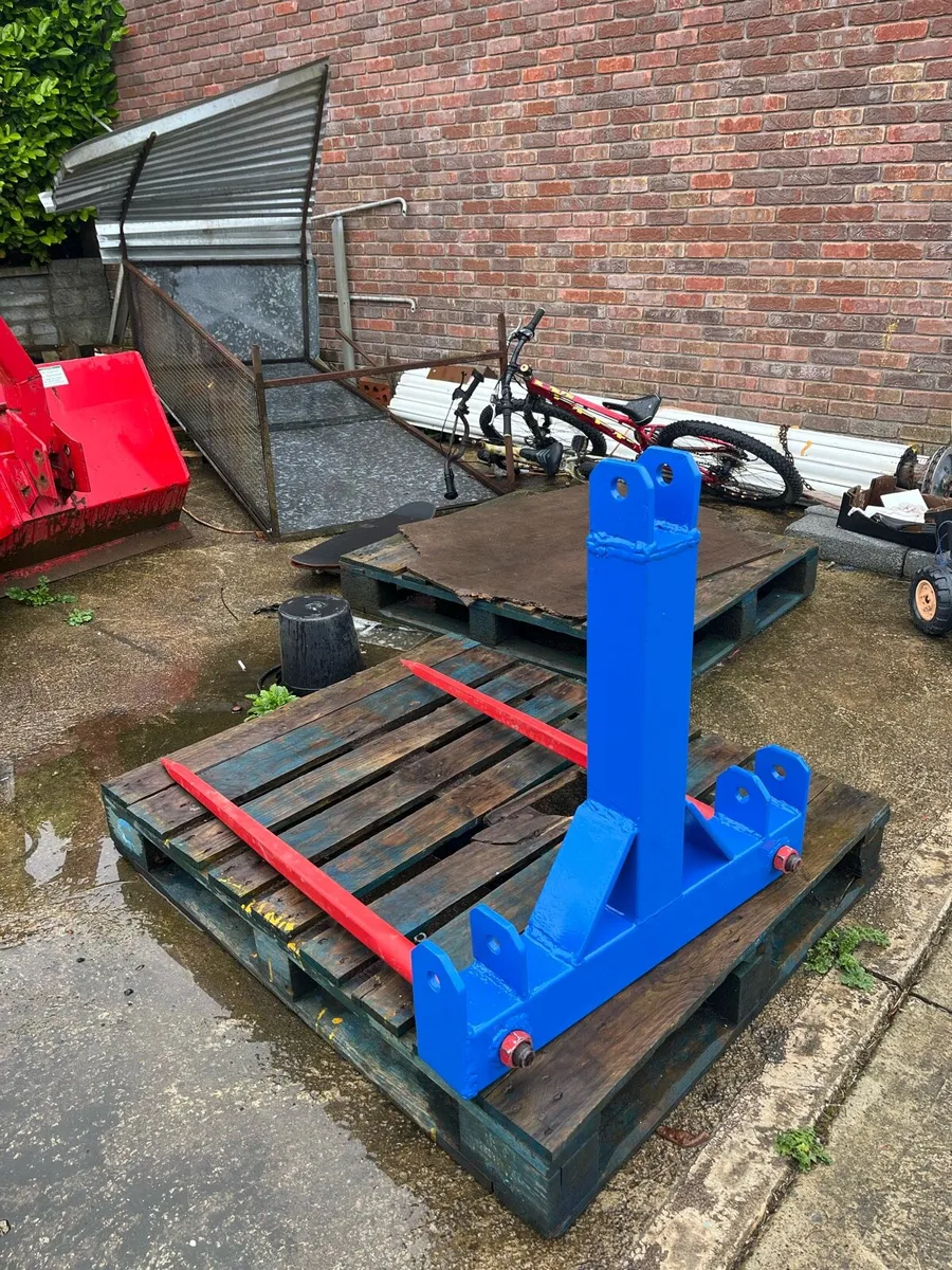 Bale spike - Image 1