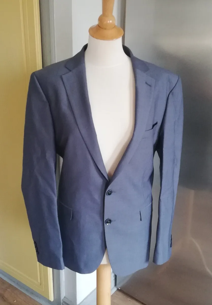 3 piece Benetti tailored fit mens Grey suit - Image 2