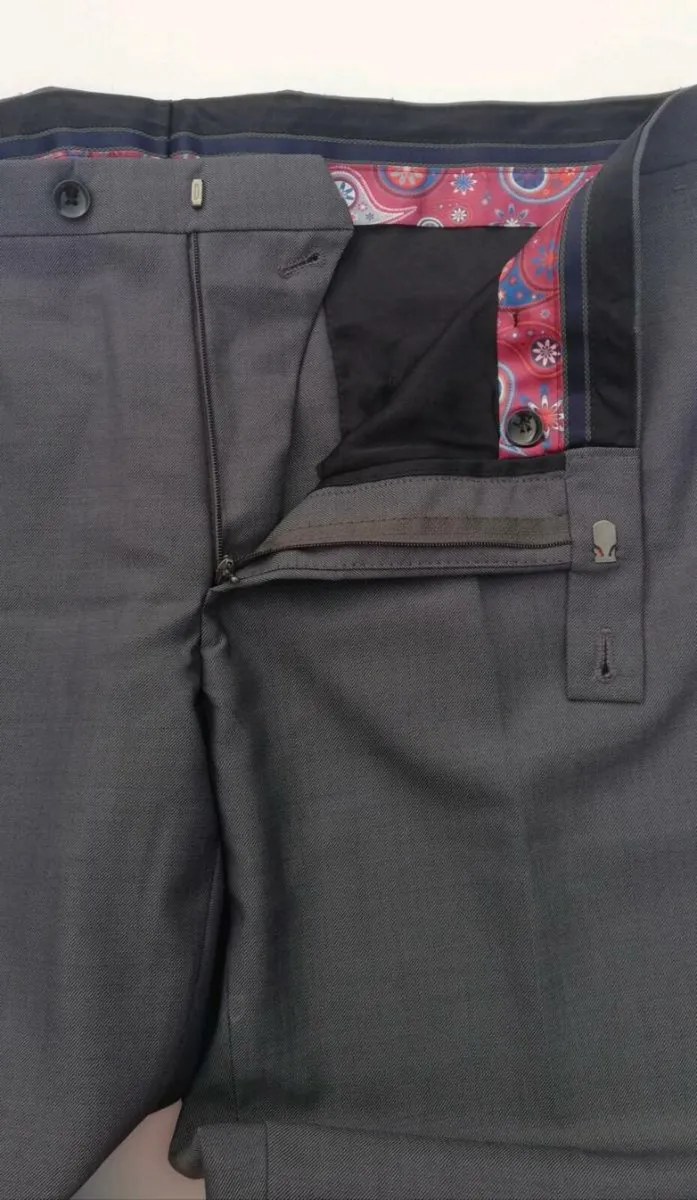 3 piece Benetti tailored fit mens Grey suit - Image 3