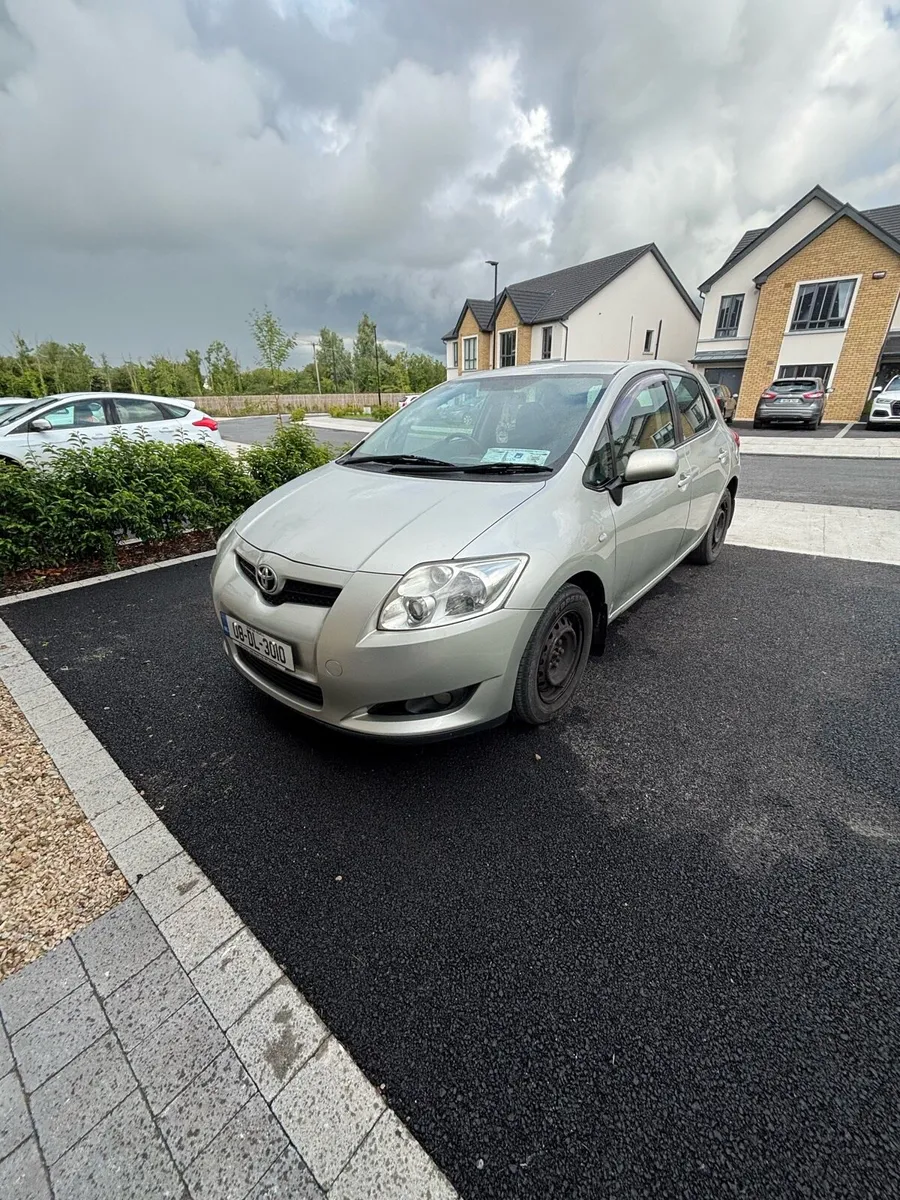 08 Toyota Auris - Image 1