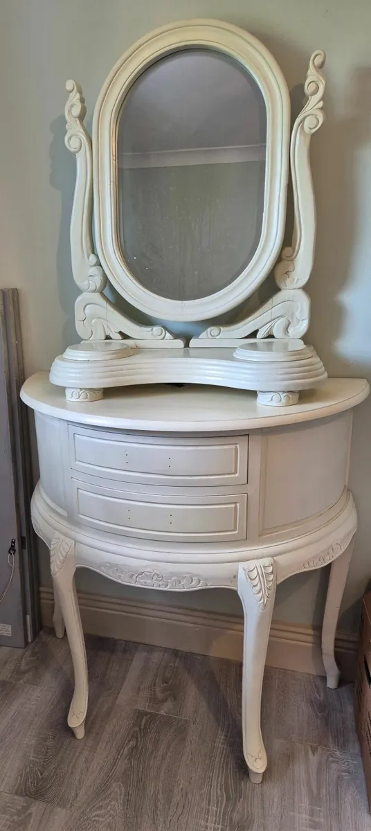 Mirror and dresser
