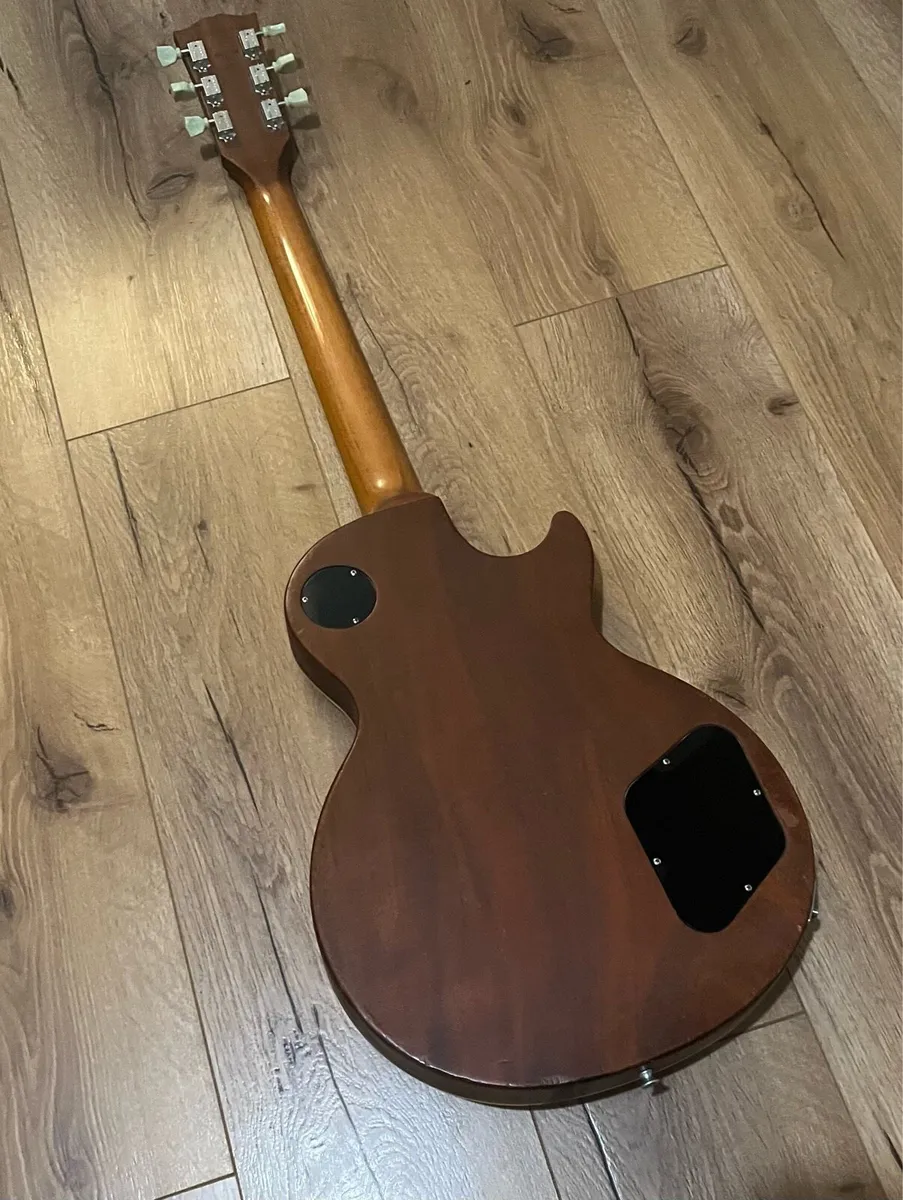 Left Handed Gibson Les Paul Standard 2011 Stripped - Image 4