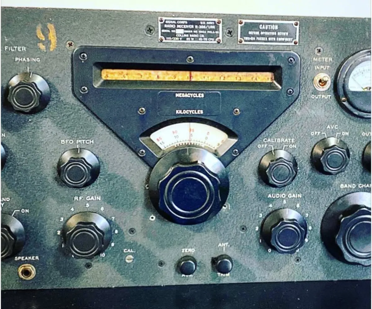 Mint Condition Working Collins R-388 Ham Receiver - Image 2