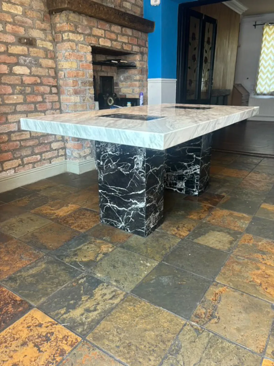 Kitchen table - Image 2