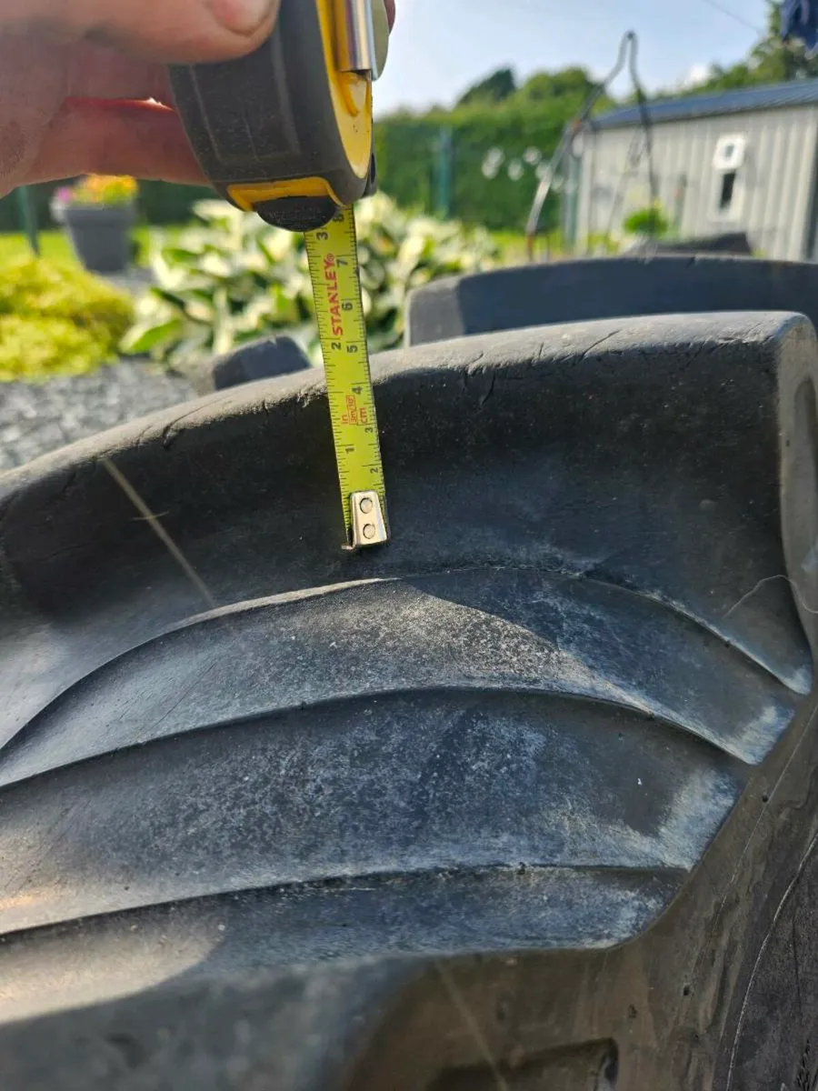 13.6 r36 wheel and tyres - Image 4