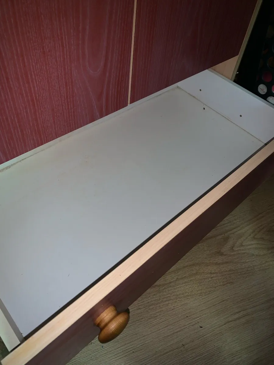 Wardrobe - Image 4