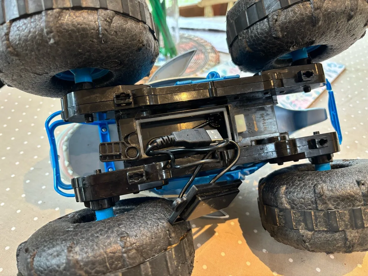Monster Jam Shark Remote Control Monster Truck - Image 3