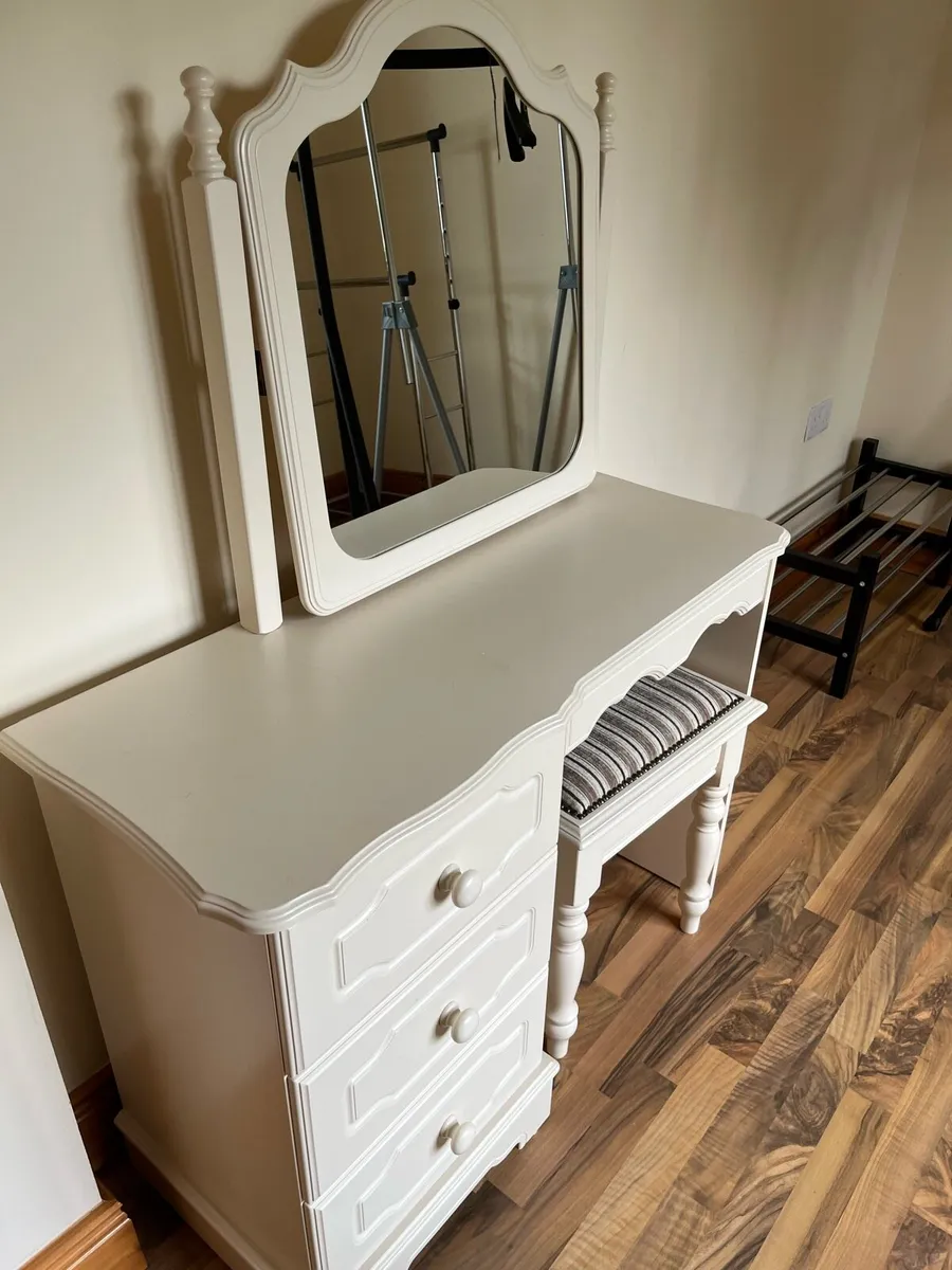 Cream dressing table with matching stool - Image 4