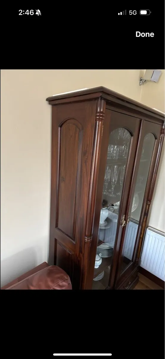 Cabinet - Image 1