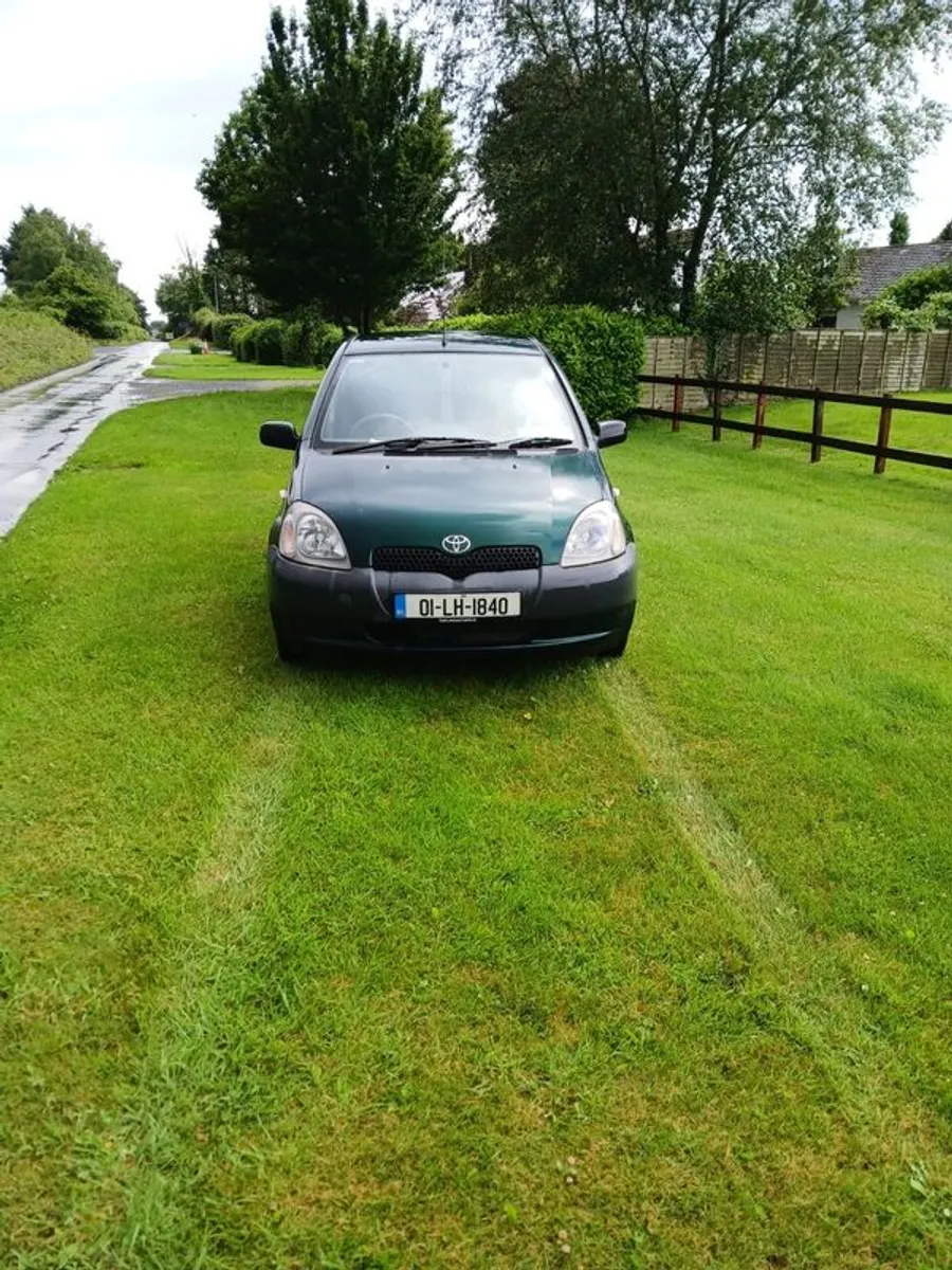 2001 Toyota Yaris - Image 2