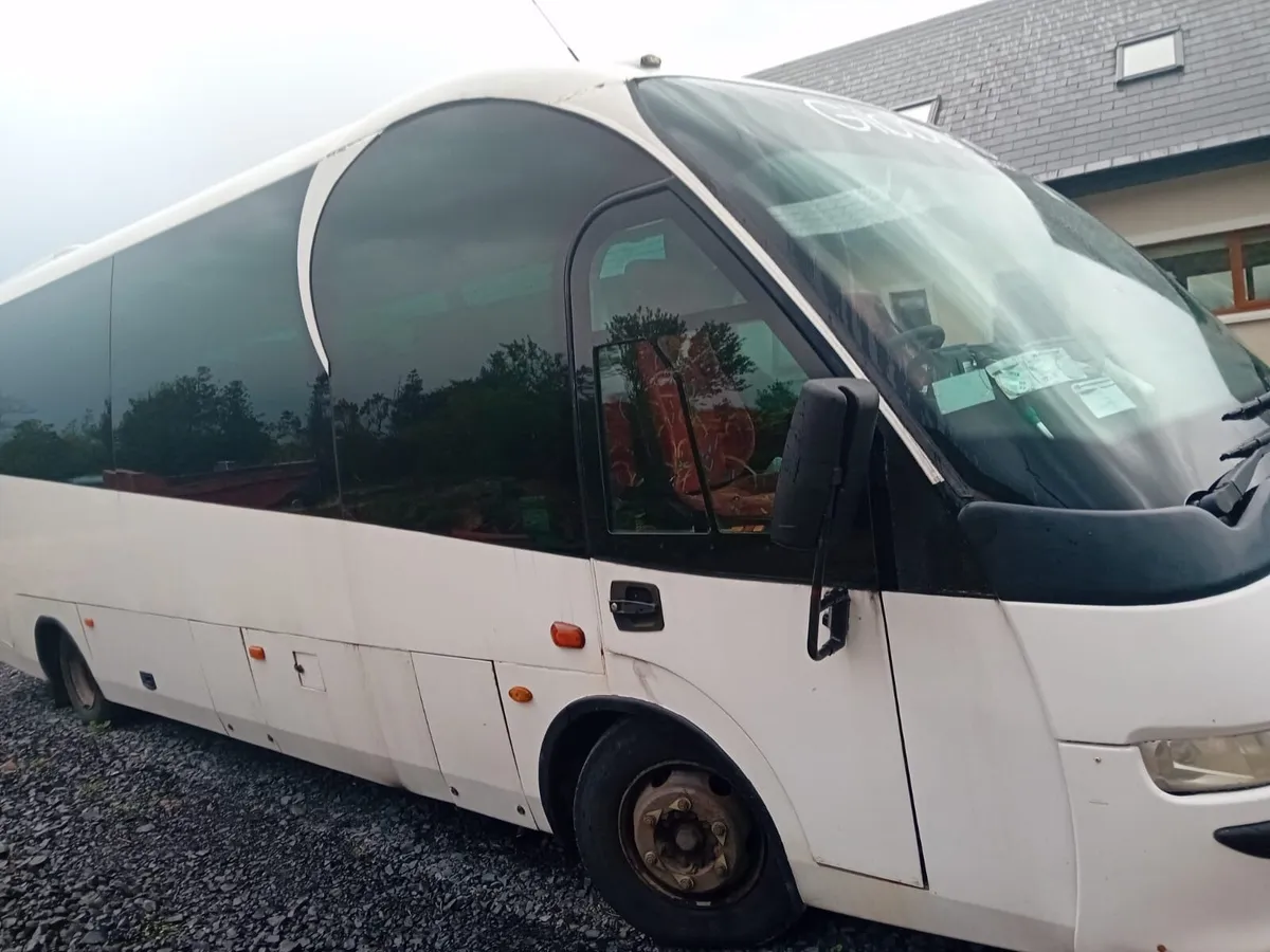Man Mago 32 seater - Image 2