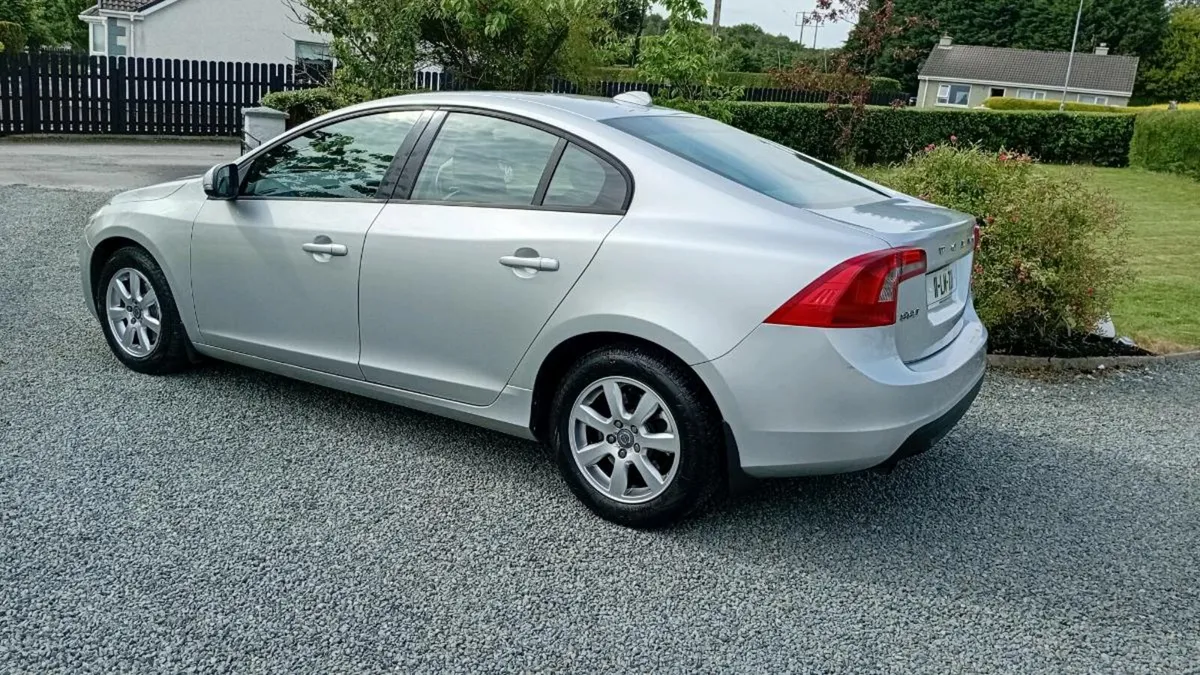 Volvo S60 - Image 2