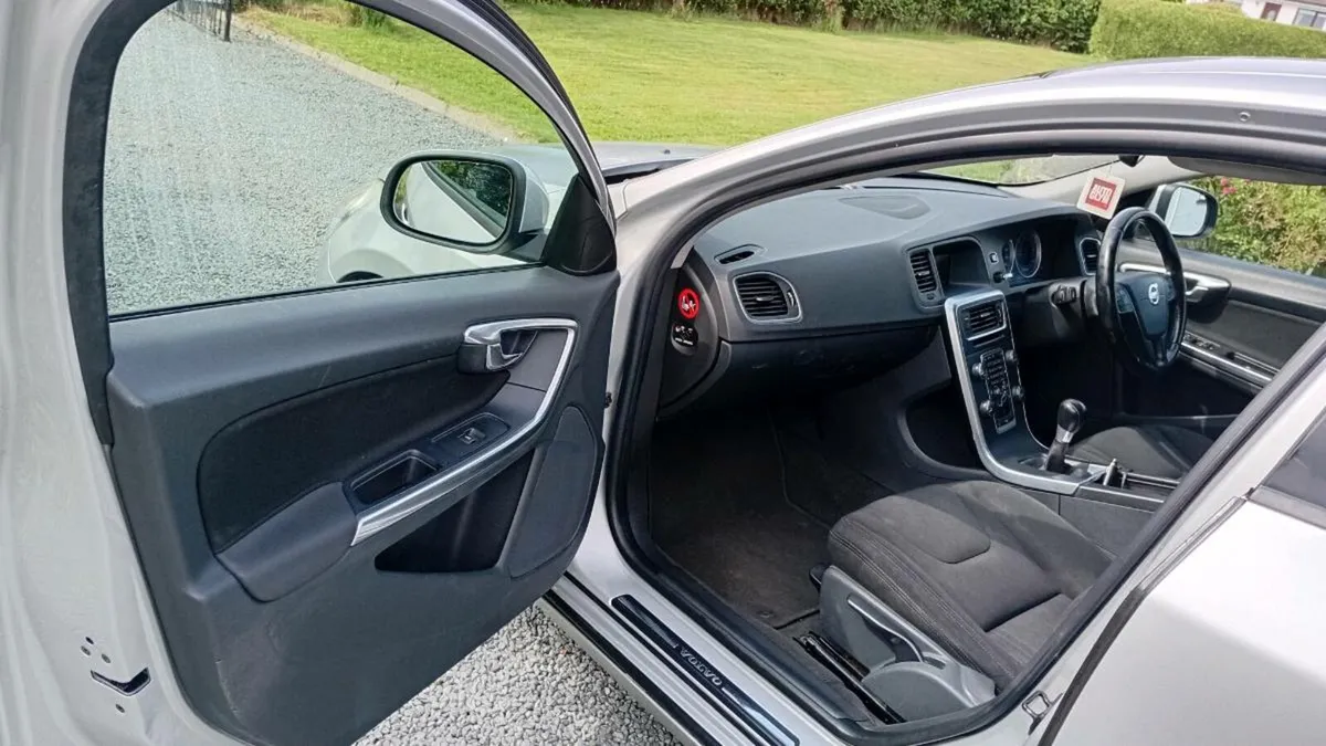 Volvo S60 - Image 4