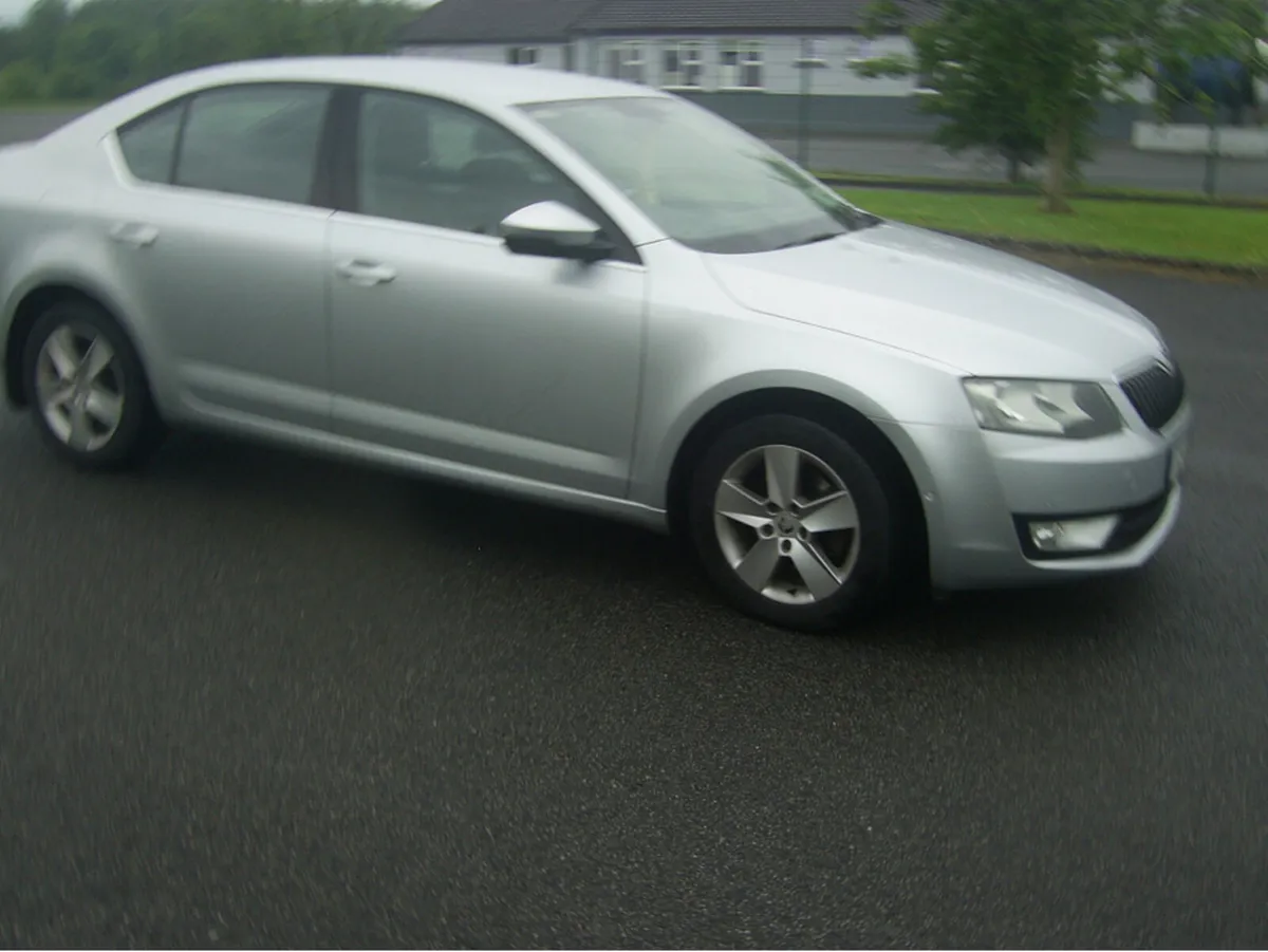 Skoda Octavia 2.0 TDI CR SE BUSINESS - Image 4