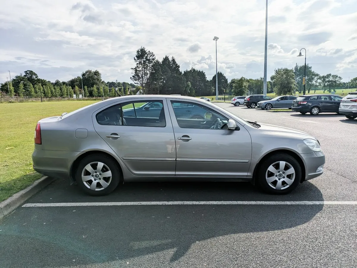 Skoda Octavia Elegance 2012 - Image 2