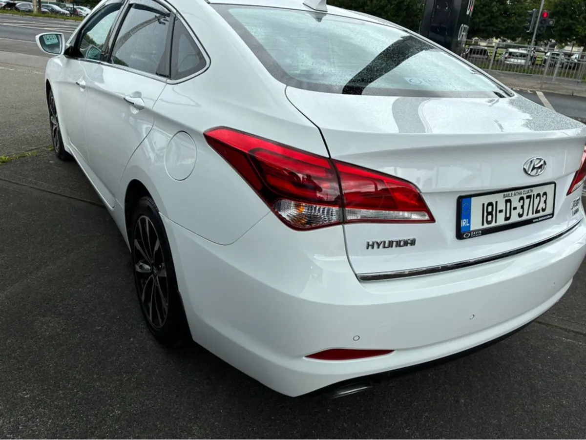 Hyundai i40 Executive 4DR - Image 3