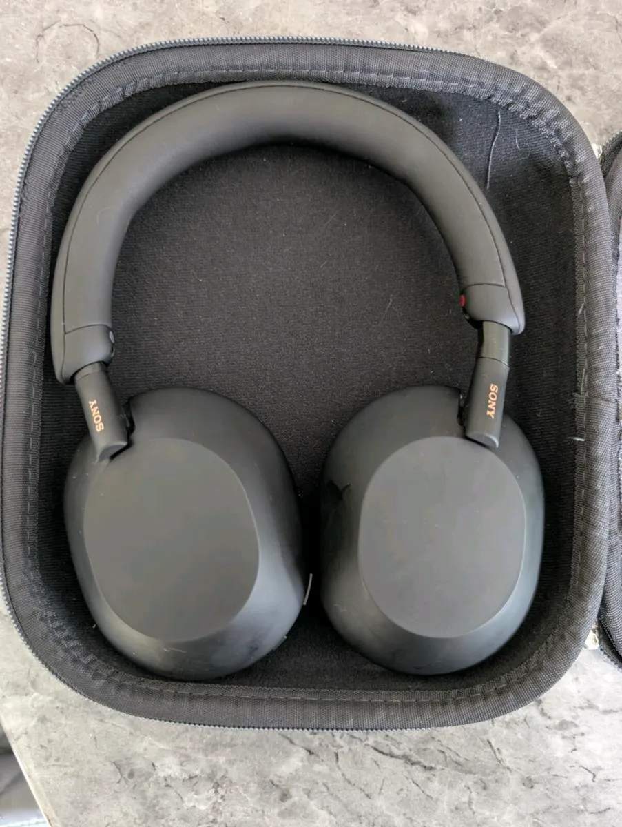 Sony WH1000XM5 - Image 1