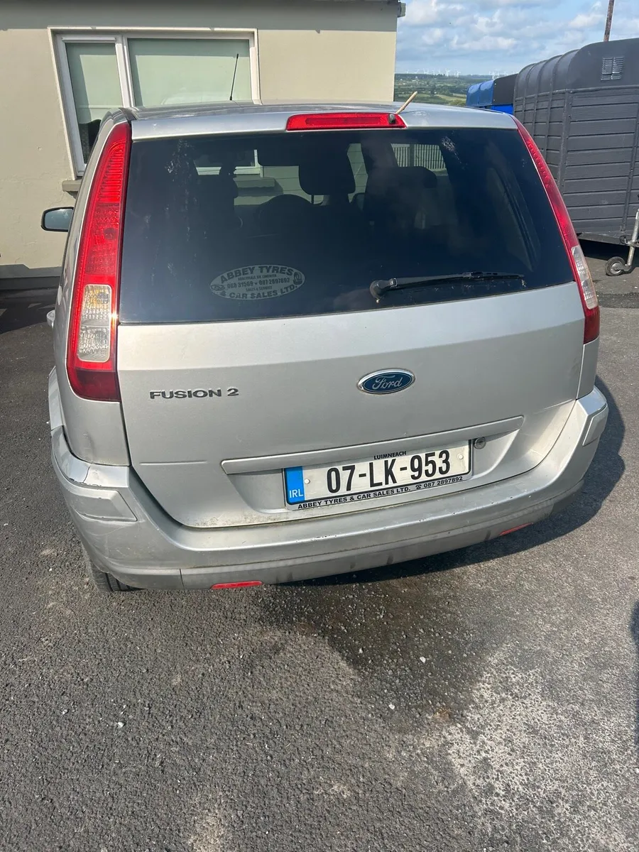 Ford Fusion 2 - Image 4