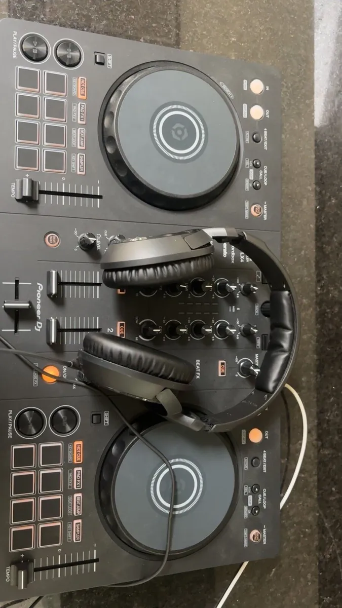 PIONEER DJ DDJ-FLX4 DJ DECKS AND DJ HEADPHONES - Image 3