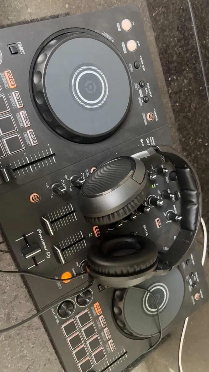 PIONEER DJ DDJ-FLX4 DJ DECKS AND DJ HEADPHONES - Image 4