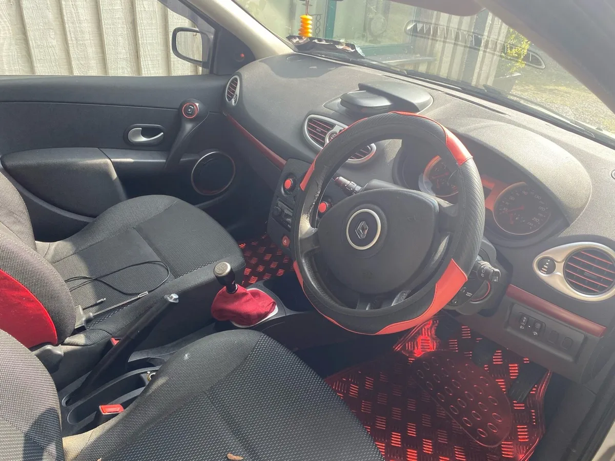 Renault Clio 1.2 petrol - Image 3