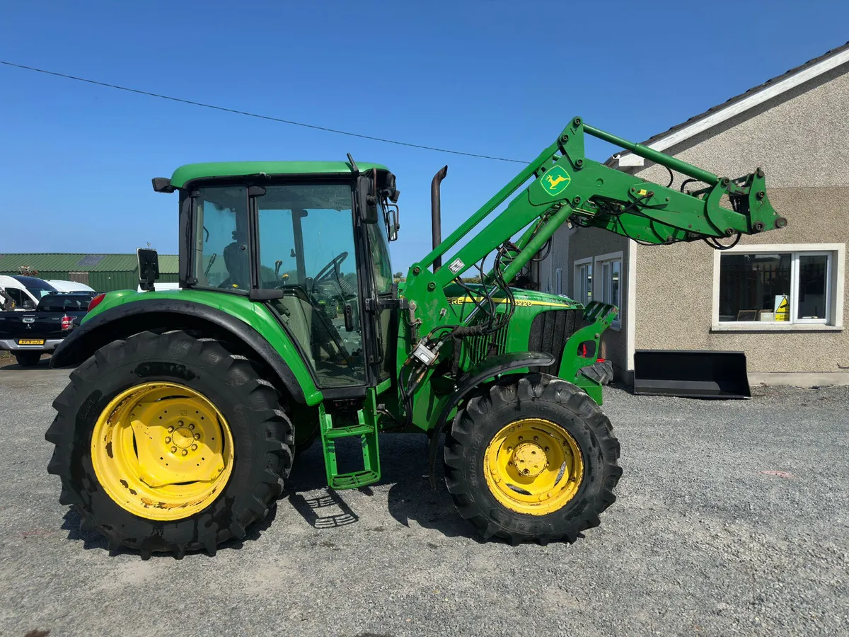 2003 John Deere 6220 c/w loader - Image 2