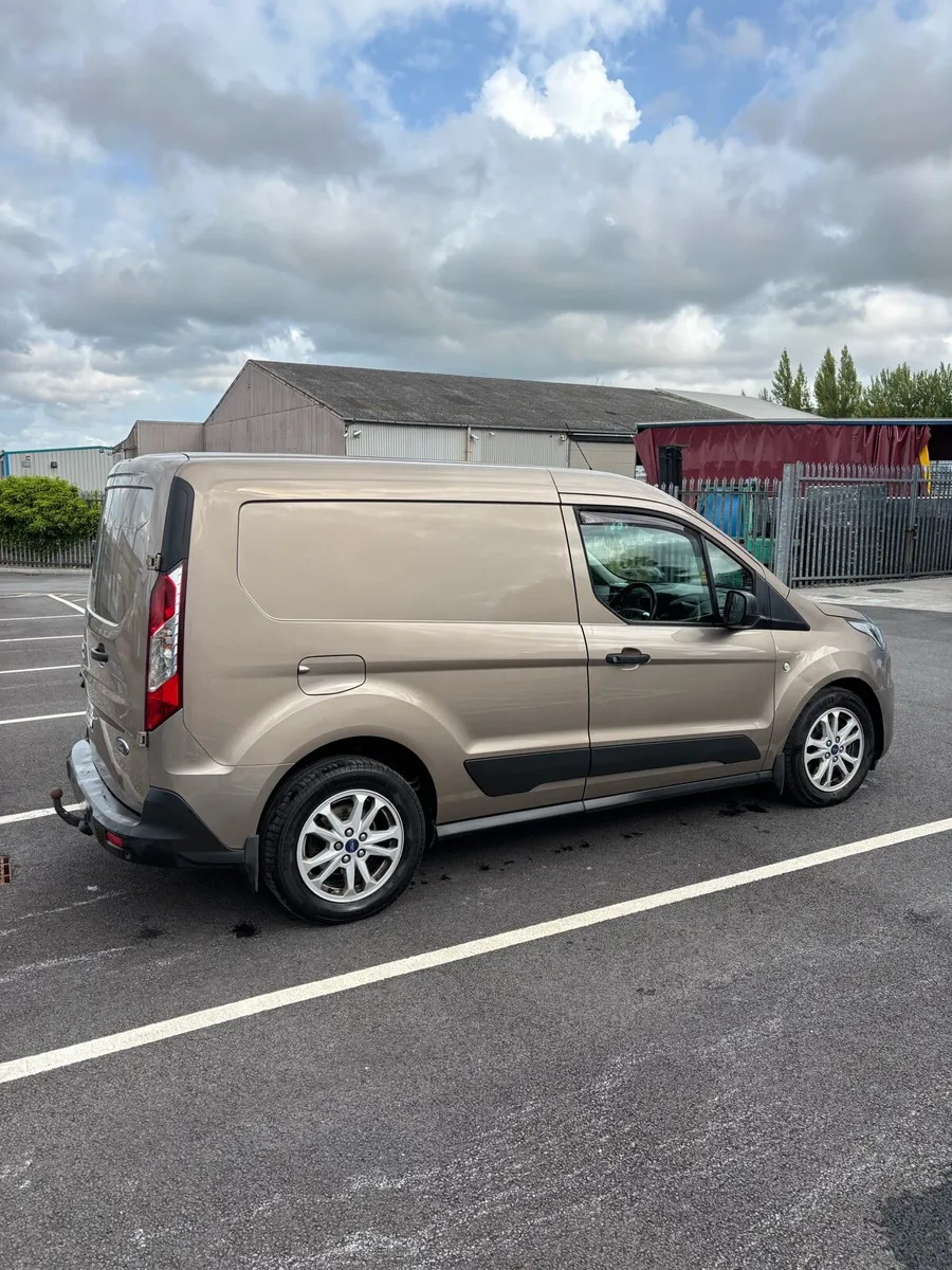 Ford Transit Connect - Image 4