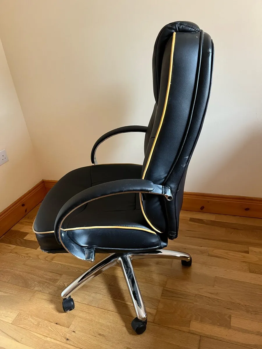 Office chair - Image 2