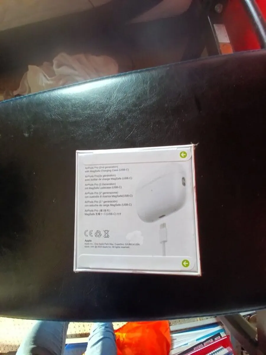 AirPods - Image 2