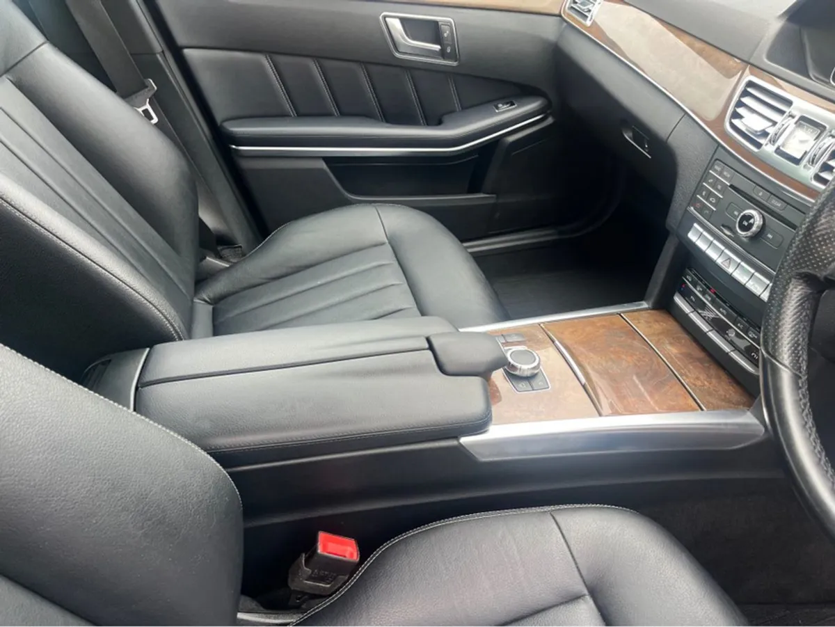 Mercedes-Benz E-Class 200 Bluetec Avantgarde Auto - Image 2