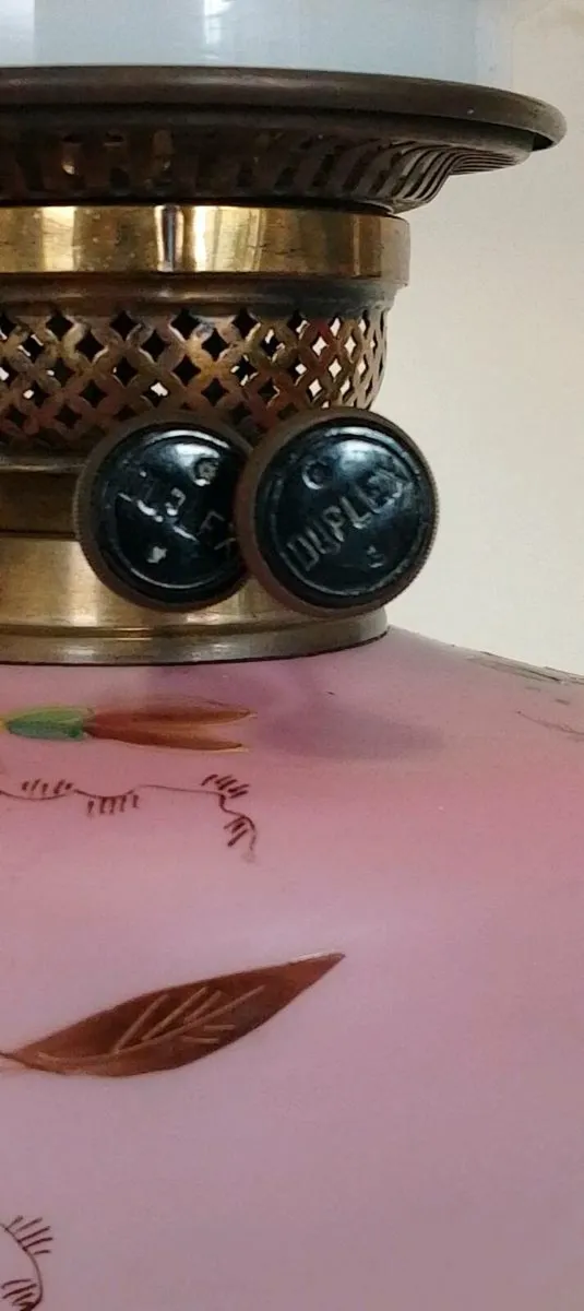Victorian silk oil lamp mint condition in working - Image 3