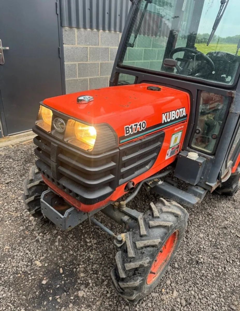 Kubota B1710 compact tractor - Image 2