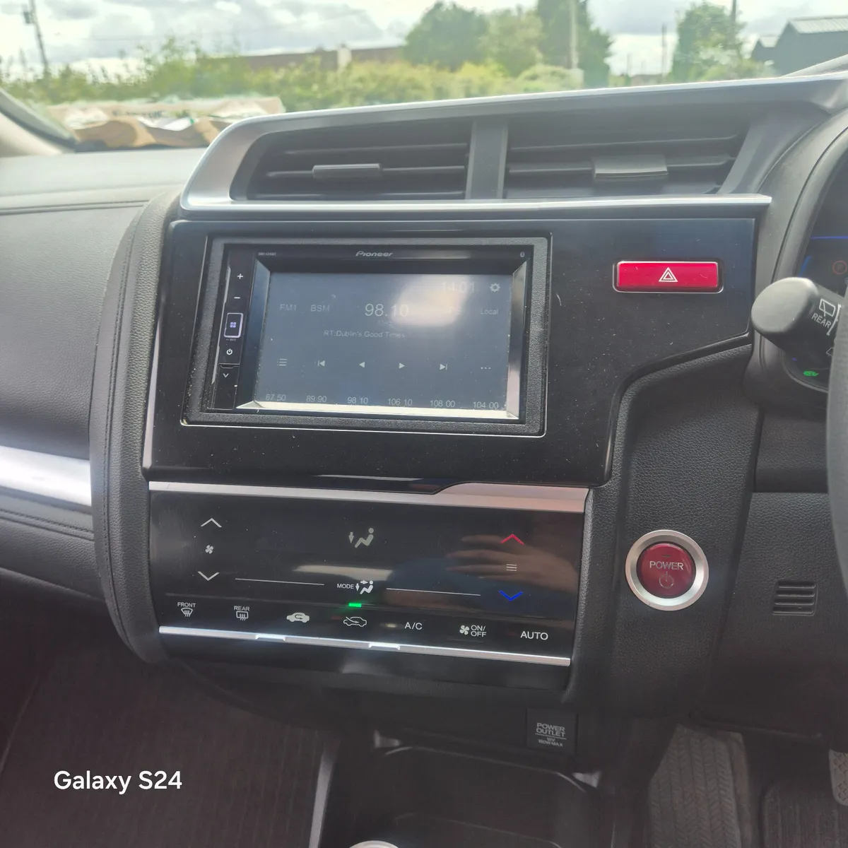 Honda fit 1.5 petrol hybrid automatic - Image 4