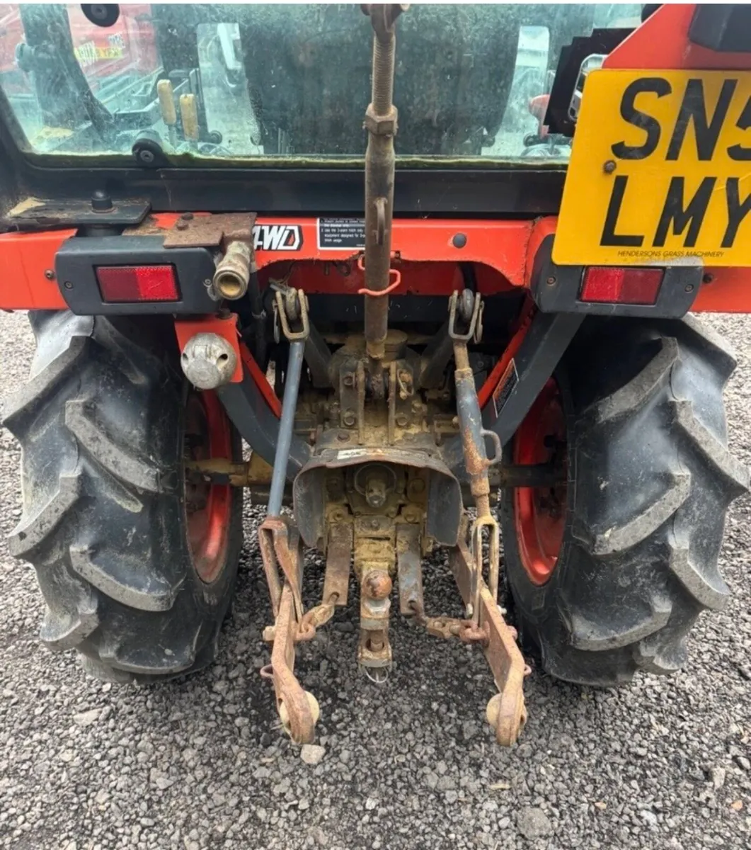 Kubota B1710 compact tractor - Image 4
