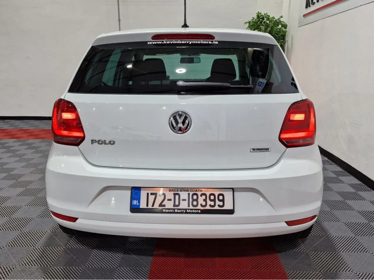 Volkswagen Polo 1.0 FUN (sunroof) 60bhp 5 Speed M - Image 3