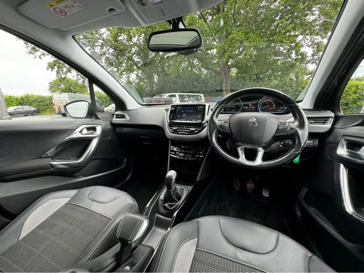 Peugeot 2008 Allure 1.2 Puretech 82hp - Image 3