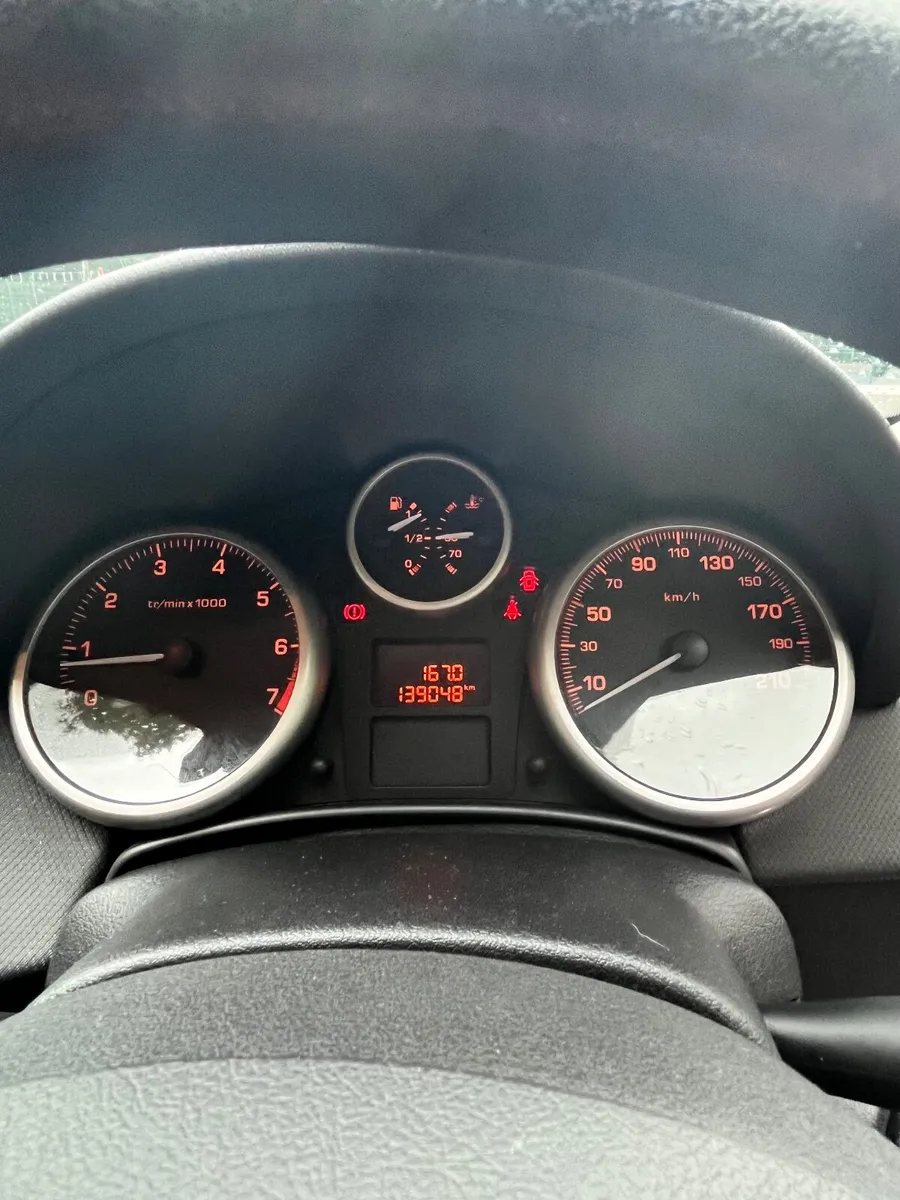 Peugeot 207 2008 - Image 2