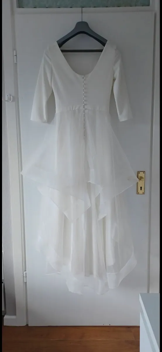 Wedding dress - Image 2