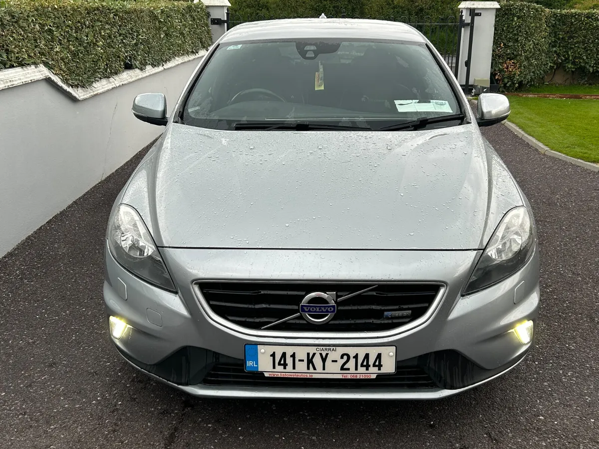 Volvo V40 2014 - Image 2