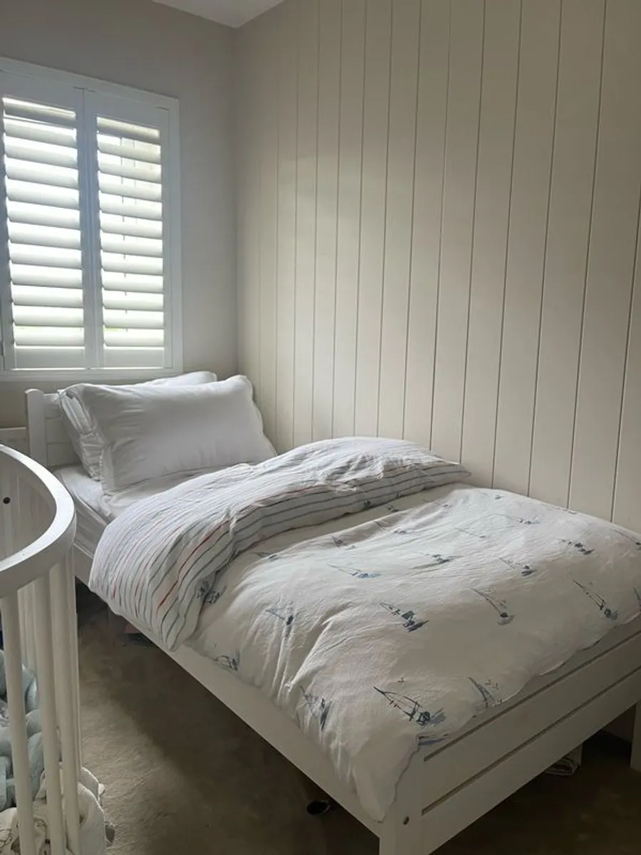 Single bed with bedding in Dublin 13 - Image 1
