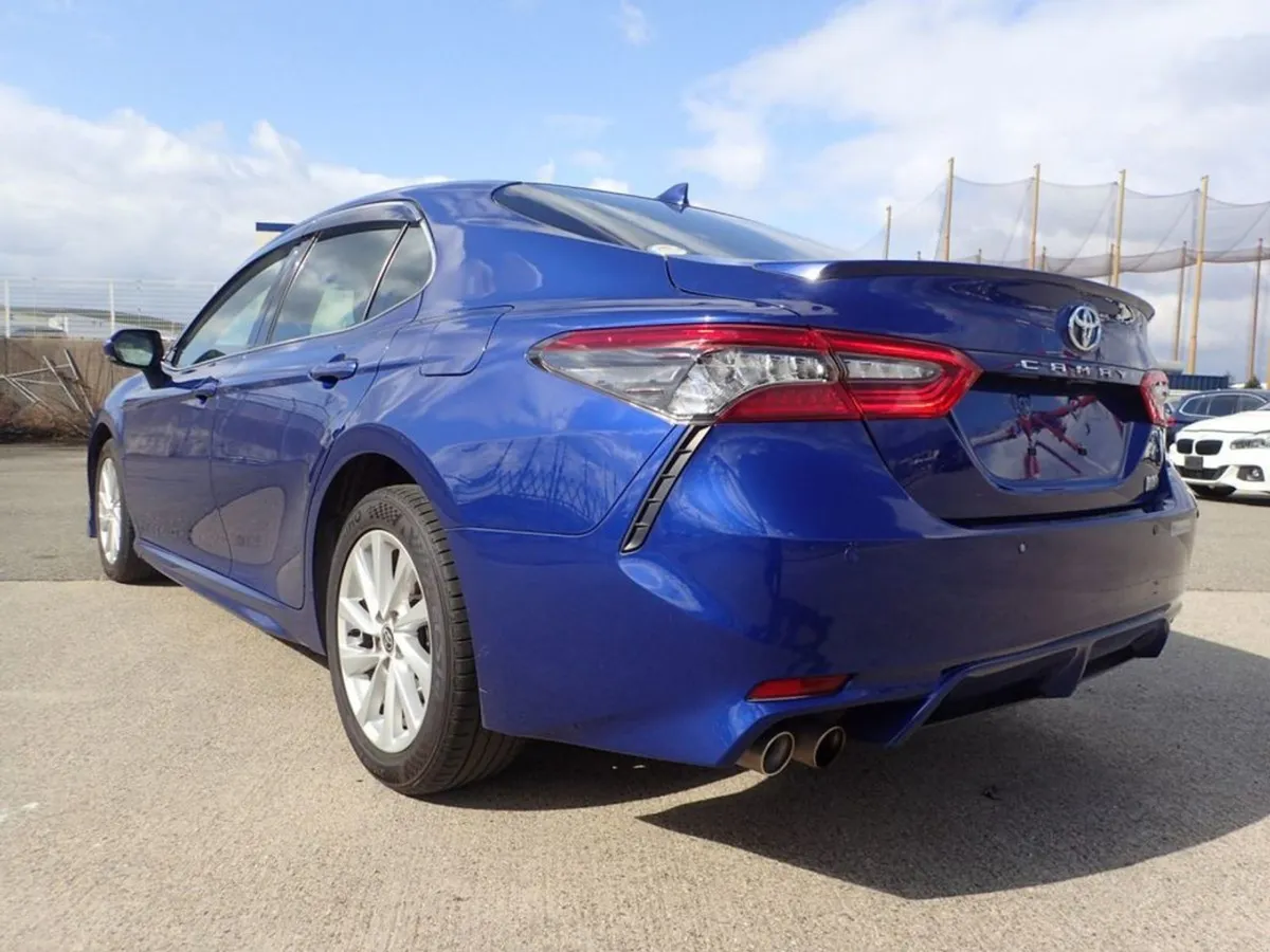 Toyota Camry Hybrid Luxury Automatic Best Spec - Image 3