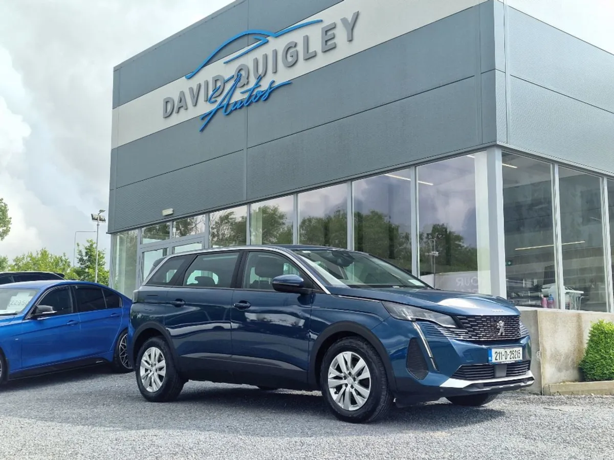 Peugeot 5008 FL Active 1.5 Blue HDI 130 7 Seats - Image 1